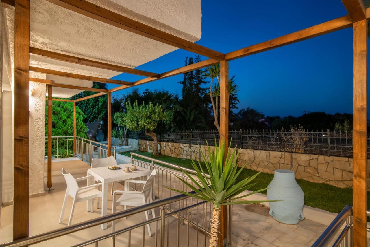Ariadni Suites Karteros Exterior foto